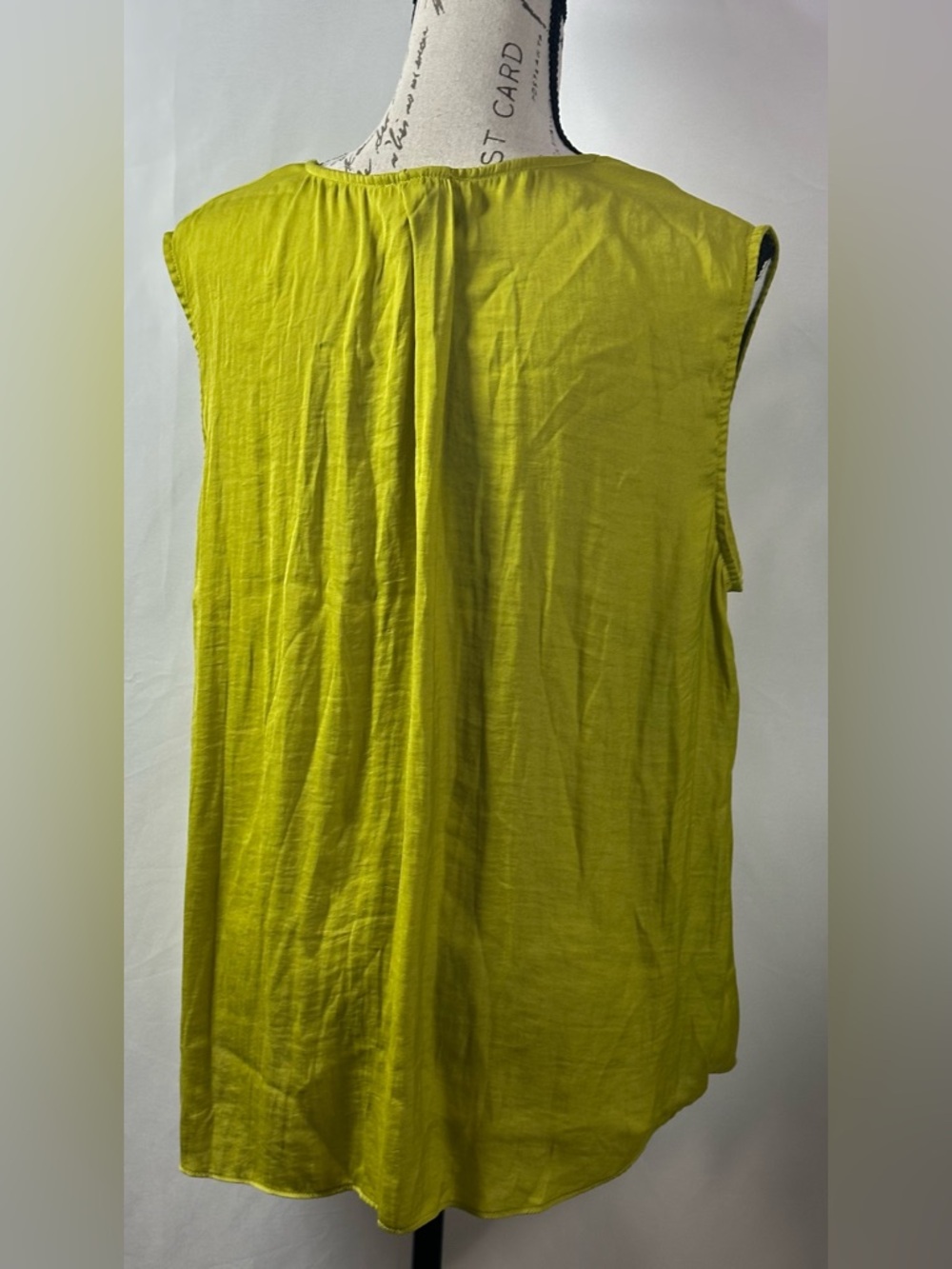🩷Women's Sleeveless Blouse in Lime Green - Picture 4 of 9
